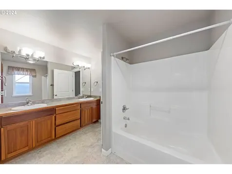 2014 Sw Otis Lane Grants Pass OR 97527