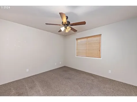 2014 Sw Otis Lane Grants Pass OR 97527