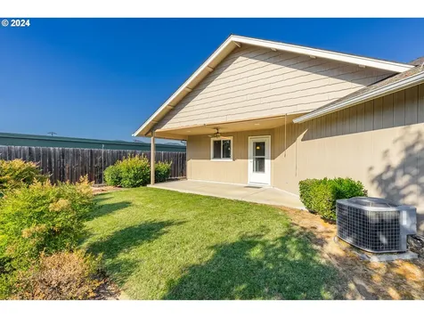 2014 Sw Otis Lane Grants Pass OR 97527