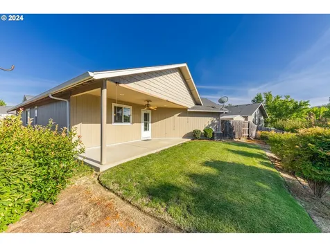 2014 Sw Otis Lane Grants Pass OR 97527