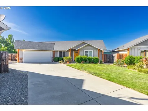 2014 Sw Otis Lane Grants Pass OR 97527