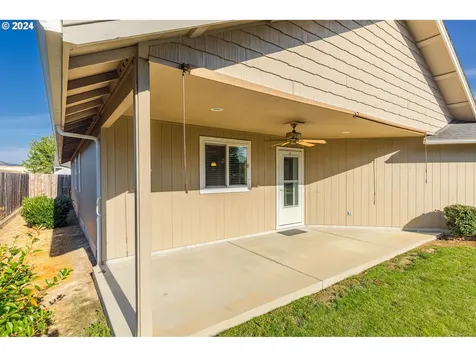 2014 Sw Otis Lane Grants Pass OR 97527