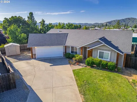 2014 Sw Otis Lane Grants Pass OR 97527