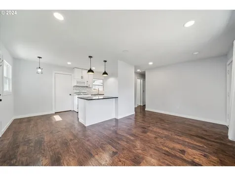 7724 N Bank Street Portland OR 97203