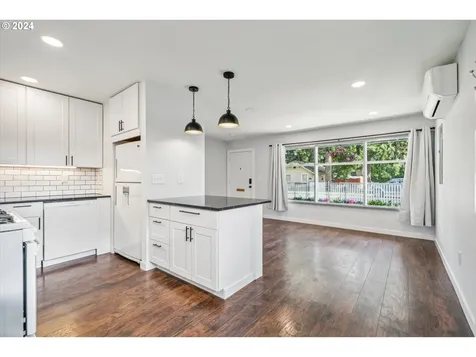 7724 N Bank Street Portland OR 97203