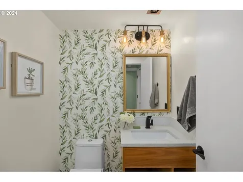 10055 SW Paulina Drive Tualatin OR 97062