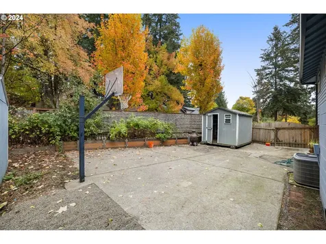 10055 SW Paulina Drive Tualatin OR 97062