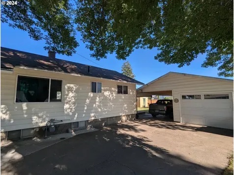 2006 E N Avenue La Grande OR 97850