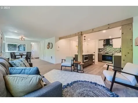 20064 S Central Point Road Oregon City OR 97045