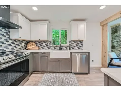 20064 S Central Point Road Oregon City OR 97045