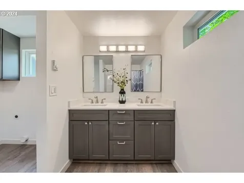 20064 S Central Point Road Oregon City OR 97045
