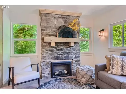 20064 S Central Point Road Oregon City OR 97045