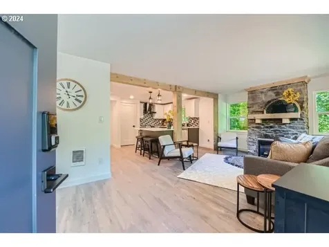 20064 S Central Point Road Oregon City OR 97045