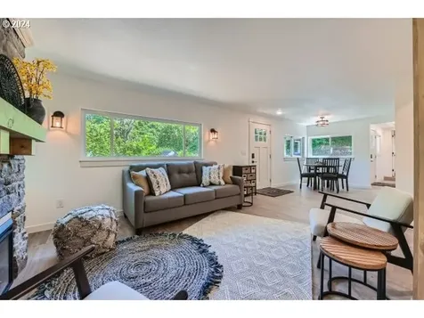 20064 S Central Point Road Oregon City OR 97045
