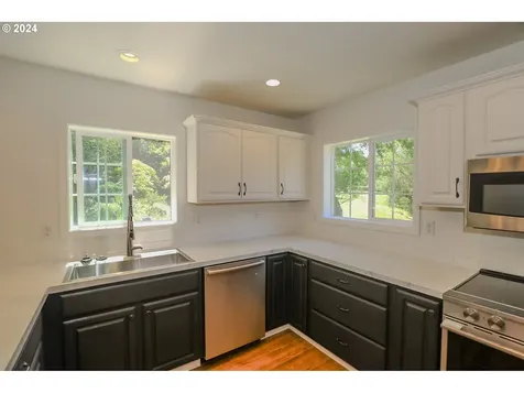 1040 Arcadia Drive Roseburg OR 97471
