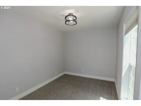 1040 Arcadia Drive Roseburg OR 97471