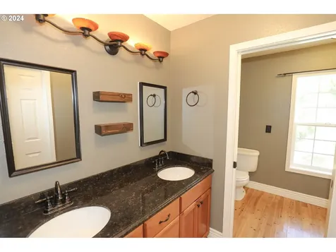 1040 Arcadia Drive Roseburg OR 97471
