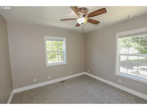 1040 Arcadia Drive Roseburg OR 97471
