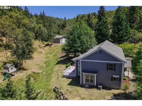 1040 Arcadia Drive Roseburg OR 97471
