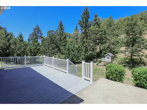 1040 Arcadia Drive Roseburg OR 97471