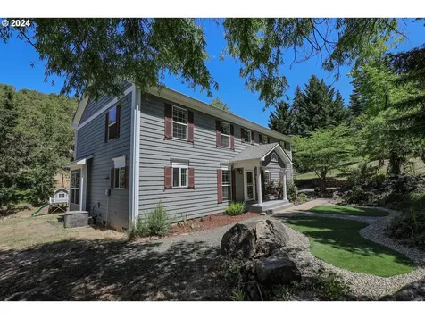 1040 Arcadia Drive Roseburg OR 97471
