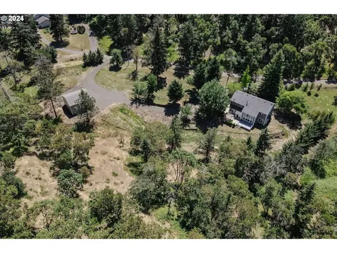 1040 Arcadia Drive Roseburg OR 97471