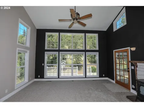 1040 Arcadia Drive Roseburg OR 97471