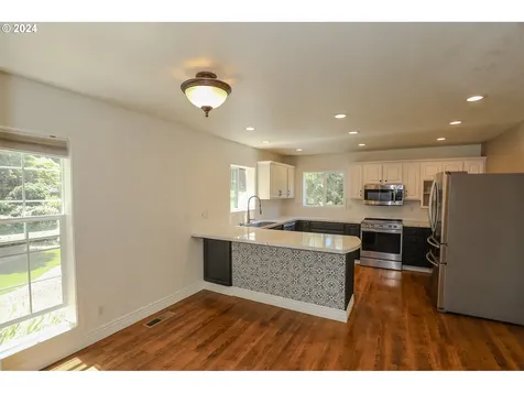 1040 Arcadia Drive Roseburg OR 97471