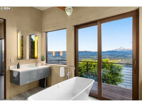 11492 Cook Underwood Road Underwood WA 98651