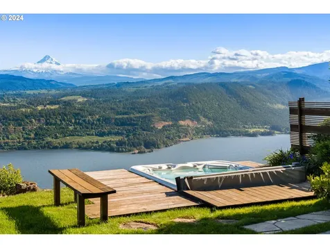 11492 Cook Underwood Road Underwood WA 98651