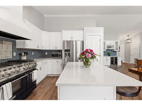 14601 NW 7th Place Vancouver WA 98685