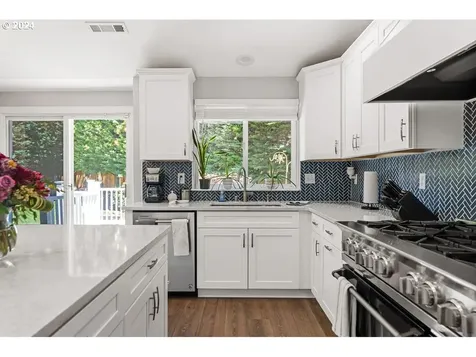 14601 NW 7th Place Vancouver WA 98685