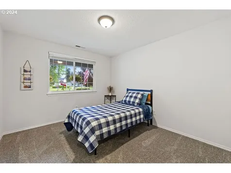 14601 NW 7th Place Vancouver WA 98685