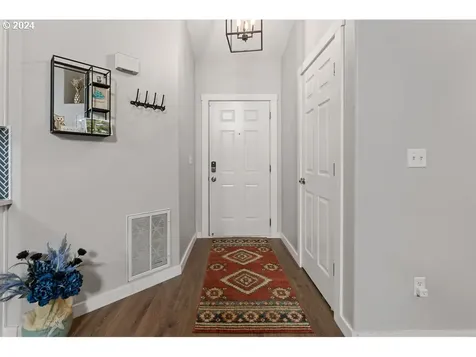 14601 NW 7th Place Vancouver WA 98685