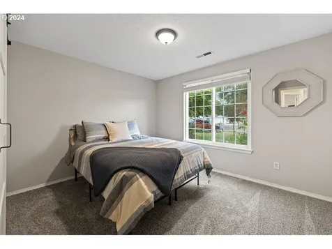 14601 NW 7th Place Vancouver WA 98685
