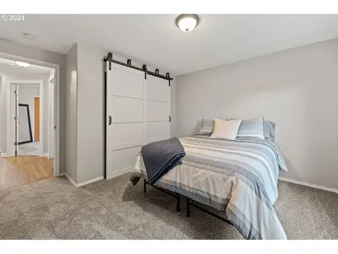 14601 NW 7th Place Vancouver WA 98685