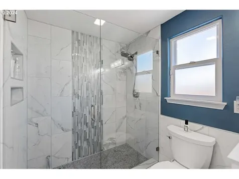 14601 NW 7th Place Vancouver WA 98685