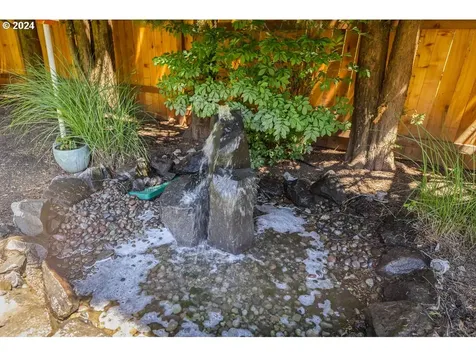 14601 NW 7th Place Vancouver WA 98685