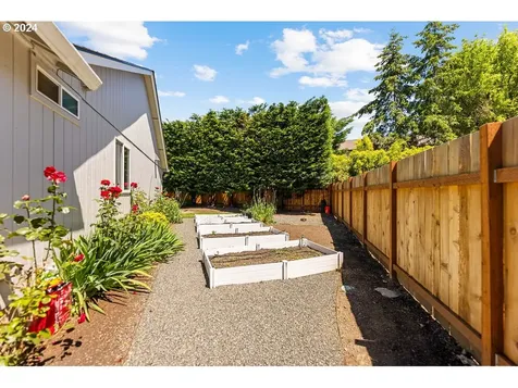 14601 NW 7th Place Vancouver WA 98685