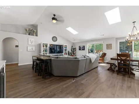 14601 NW 7th Place Vancouver WA 98685