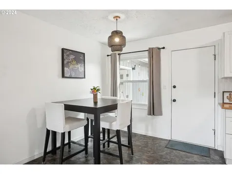 10040 SE Schiller Street Portland OR 97266
