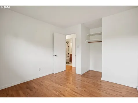 10040 SE Schiller Street Portland OR 97266