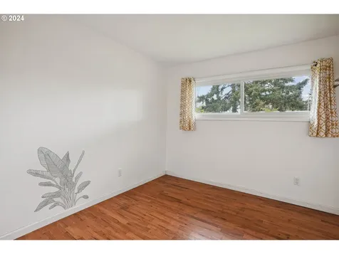 10040 SE Schiller Street Portland OR 97266