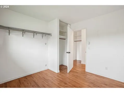 10040 SE Schiller Street Portland OR 97266