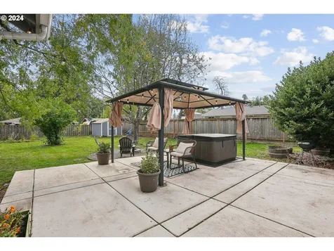 10040 SE Schiller Street Portland OR 97266