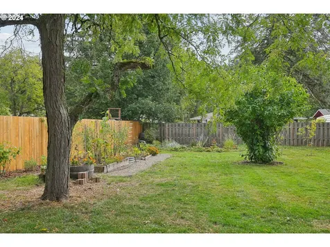 10040 SE Schiller Street Portland OR 97266