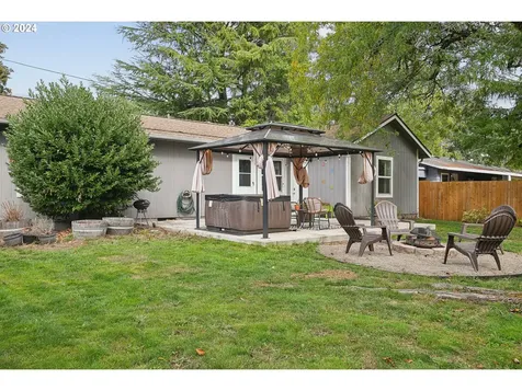 10040 SE Schiller Street Portland OR 97266