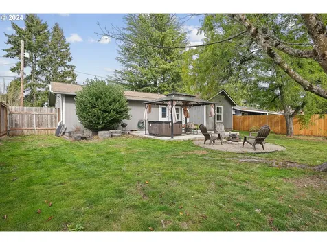 10040 SE Schiller Street Portland OR 97266