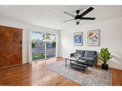10040 SE Schiller Street Portland OR 97266