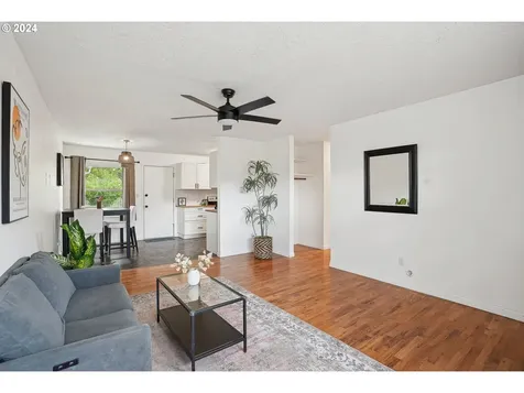 10040 SE Schiller Street Portland OR 97266